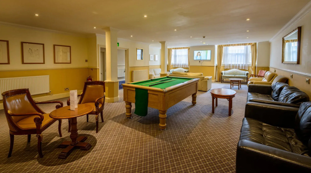 Russell Hotel
