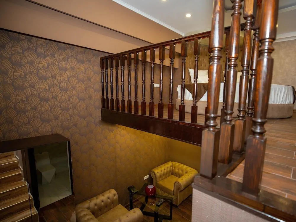 V hotel & tours
