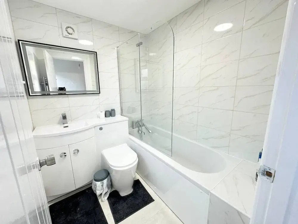 Southsea 5-bed Seaside Retreat- Sleeps 11 & Garden