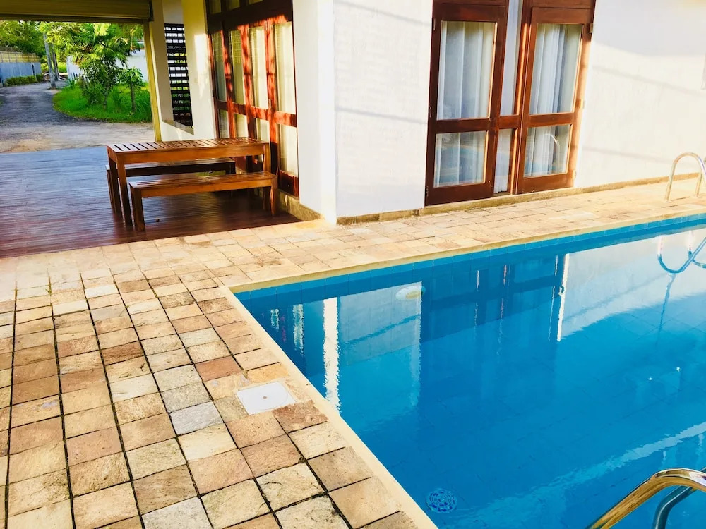 8 Plus  Villa