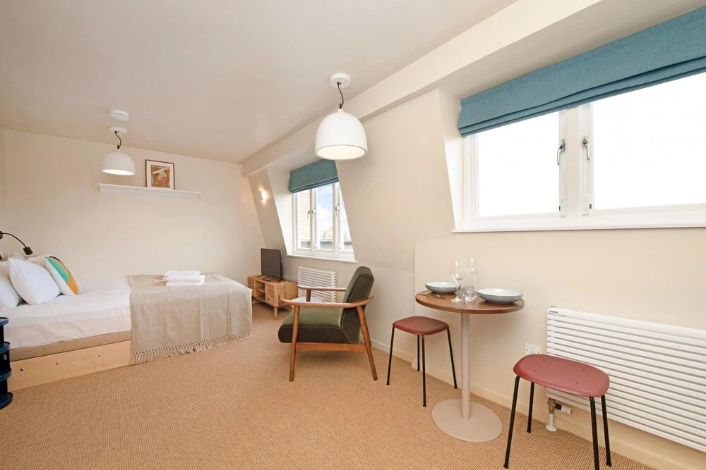 Bright Studio in Historic Camden Terrace