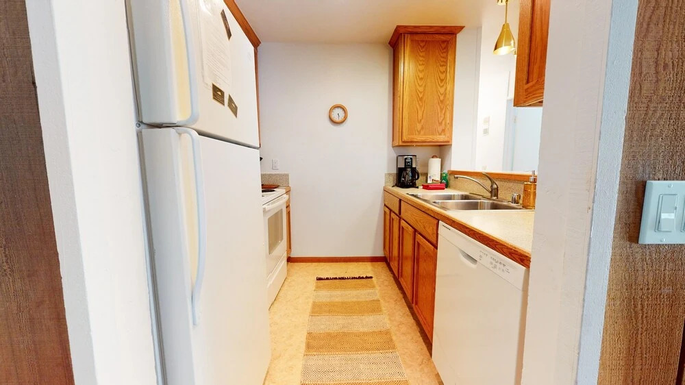 Summit 293 Bright, Spacious with Under Ground Parking, Walk to Eagle Lodge by RedAwning
