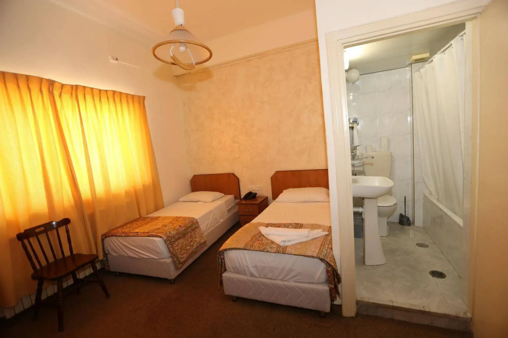 Victoria Hotel
