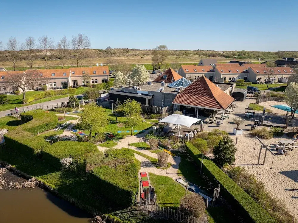 Bungalow in Renesse Near North Sea Beach