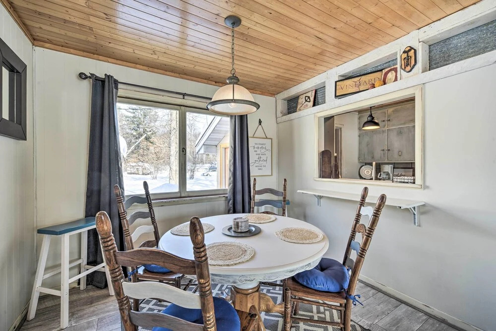 Family Home - Walk to Town & Balsam Lake
