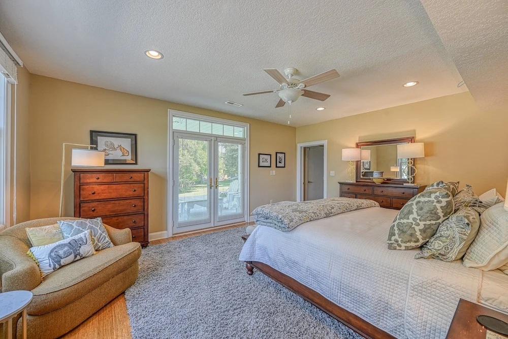 Soulshine Smith Mountain Lake - Lakefront Home With Amazing Views