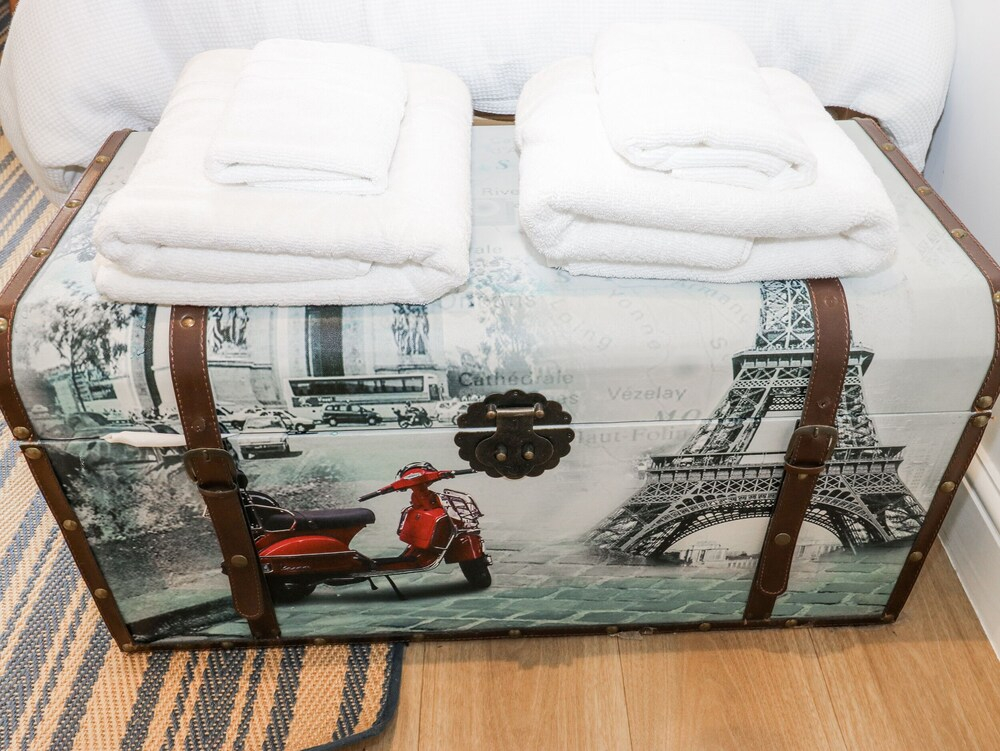 Canal View Apartment