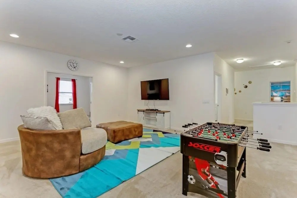 6028bod 14 Bedroom Home
