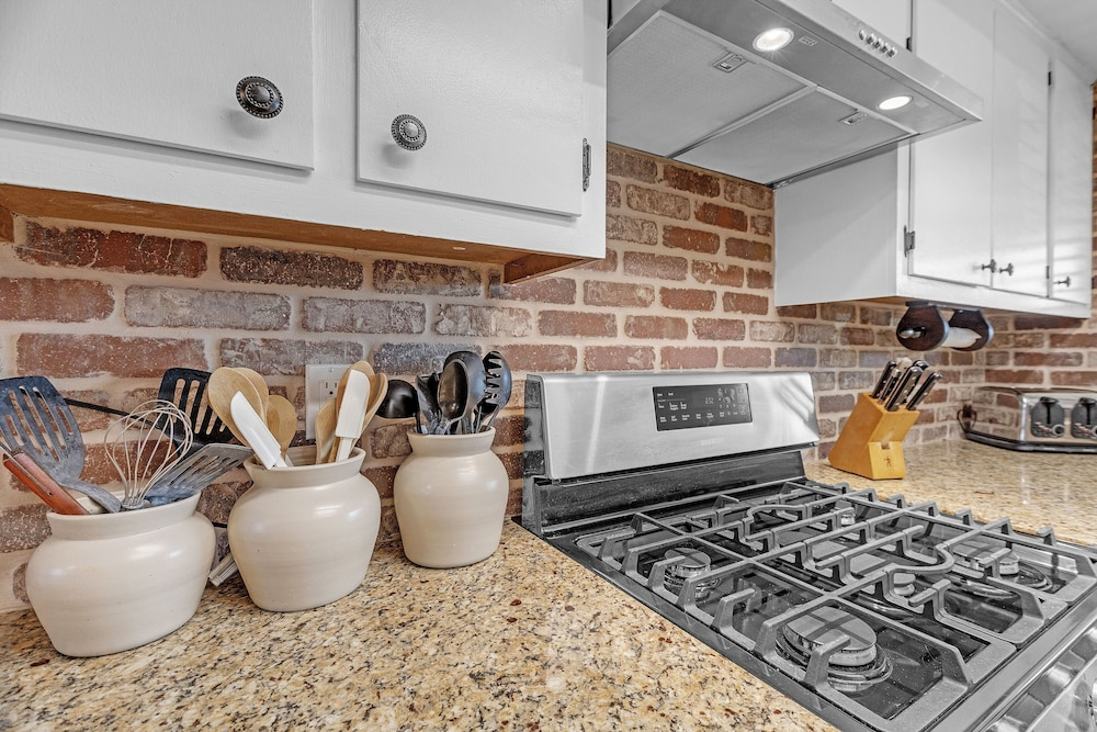 Dean's Retreat At Georgetown 3 Bedroom Home