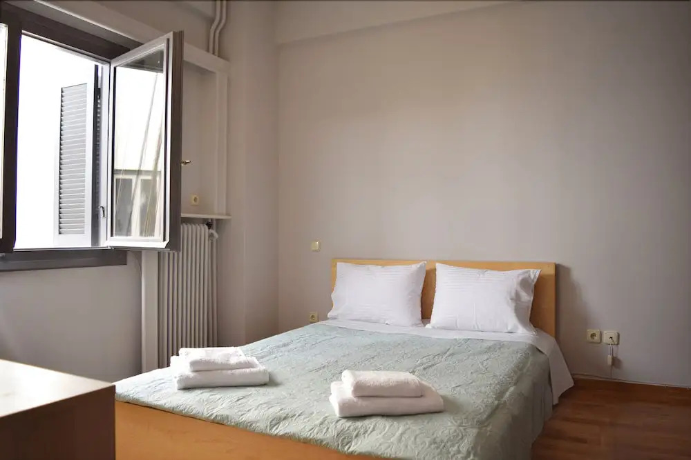 Voulis Place
