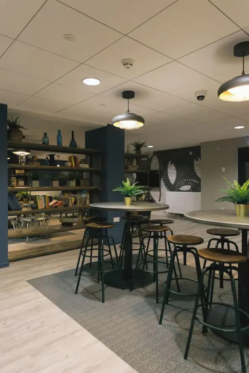 For Students Only - George Street in Glasgow - walking distance to High Street Station