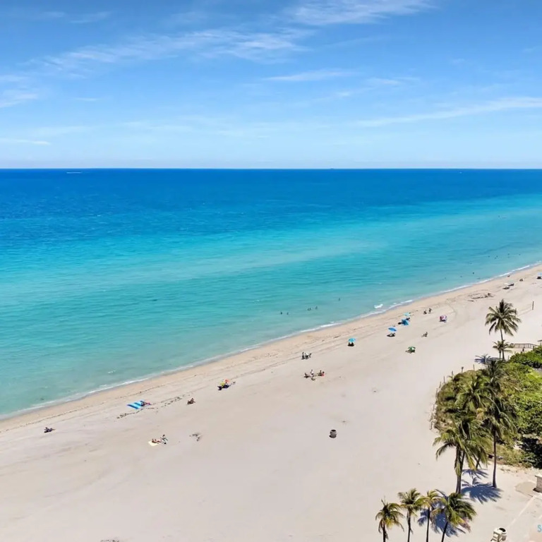 Free Parking: Bay View + Pool | Step To Beach