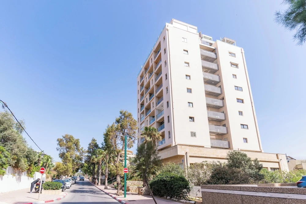 Modern Gem with Stunning Balcony by Sea N Rent