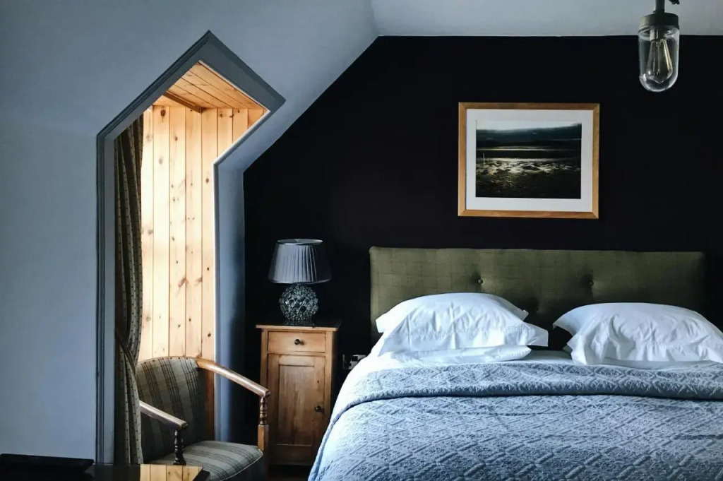 Mackay's Rooms
