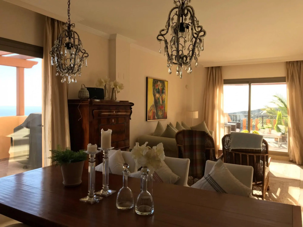 6482 - Luxury one level Penthouse