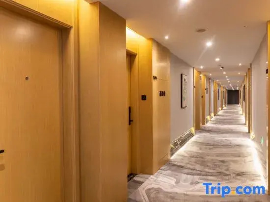 Huzhou Panting Hotel (China Zhili Children's Wear City)
