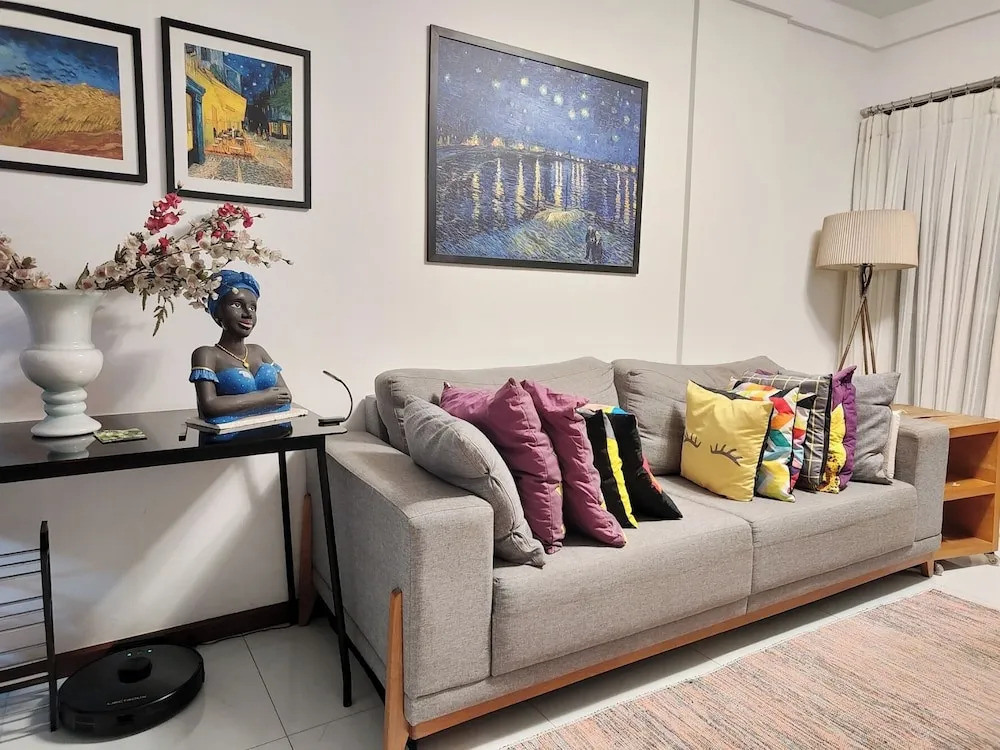 Hostel for One: quarto e banheiro privativos