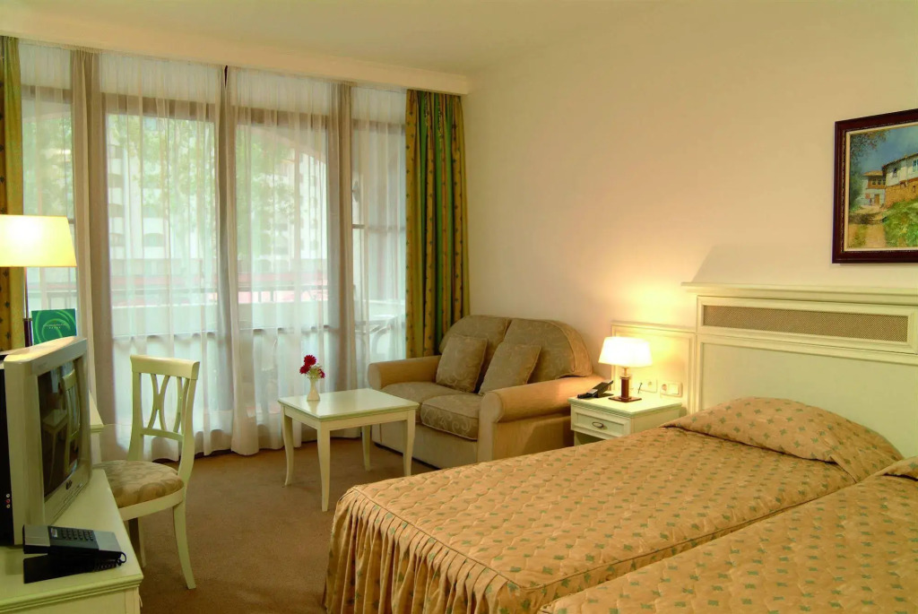 Helena Park - Ultra All Inclusive