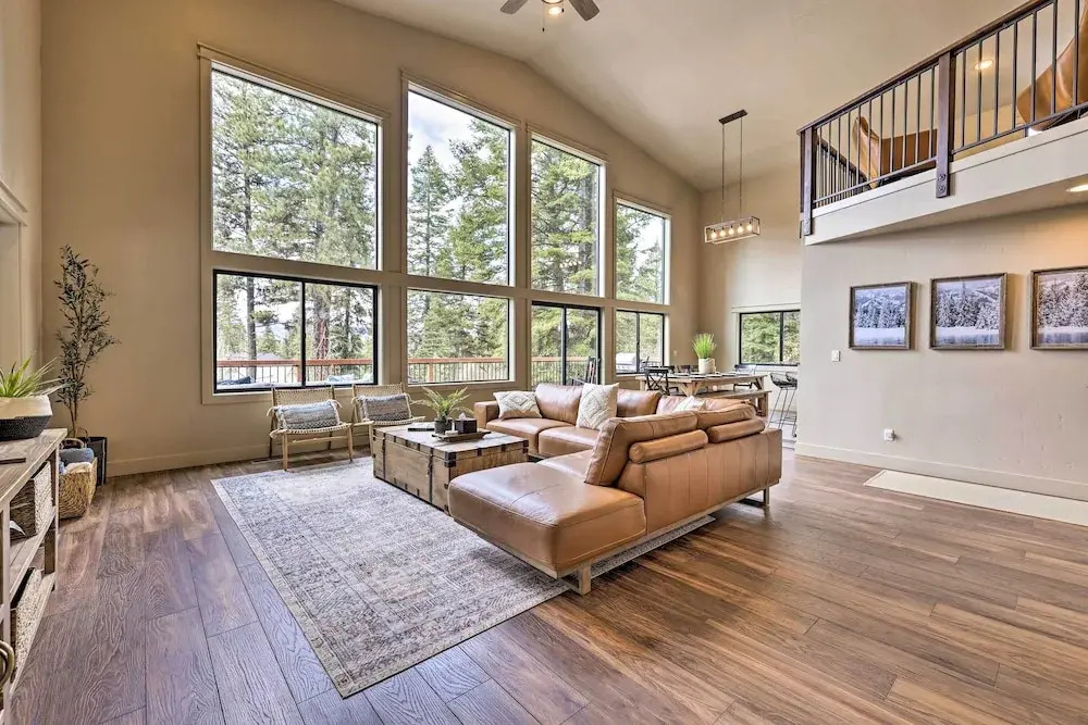 Family-friendly Cabin: Pool Access, Bikes & Games