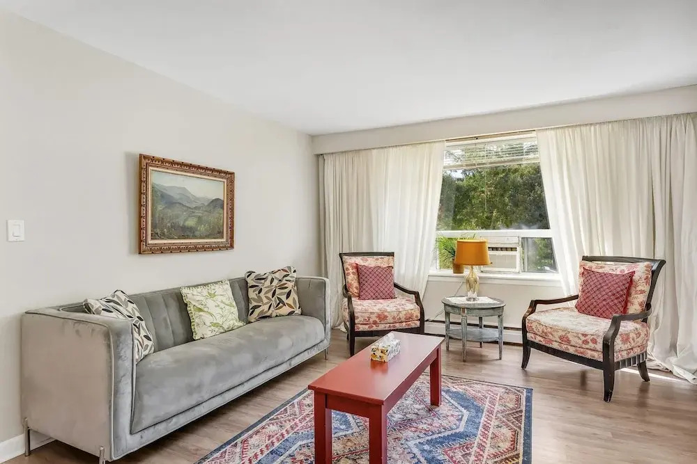 Private 2bdrm Newly Renovated - Furnished apt - U3