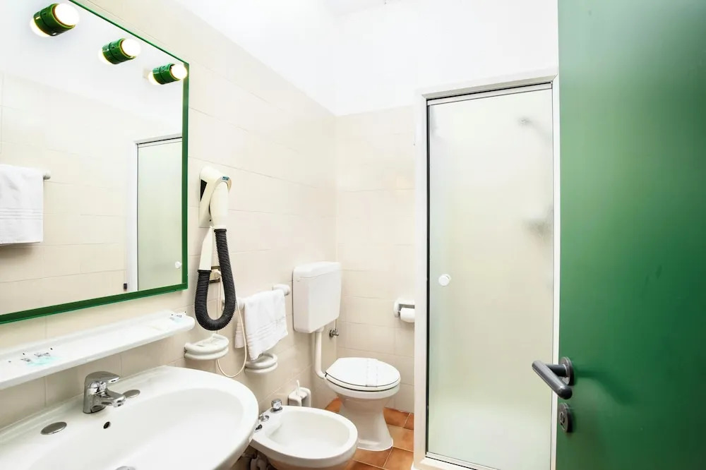 Ecovillage with swimming-pool surrounded by greenery, apartments with air conditioning and outdoor private area