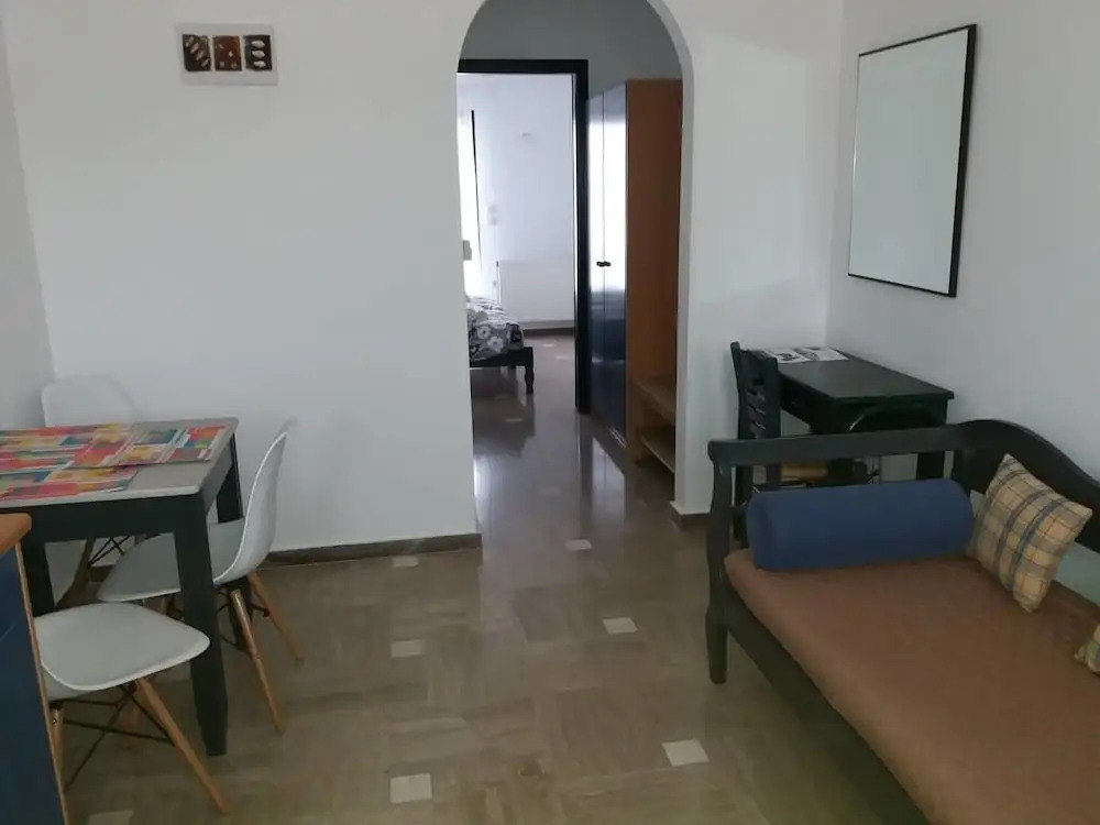 Cafe Greco Studios & Apartments