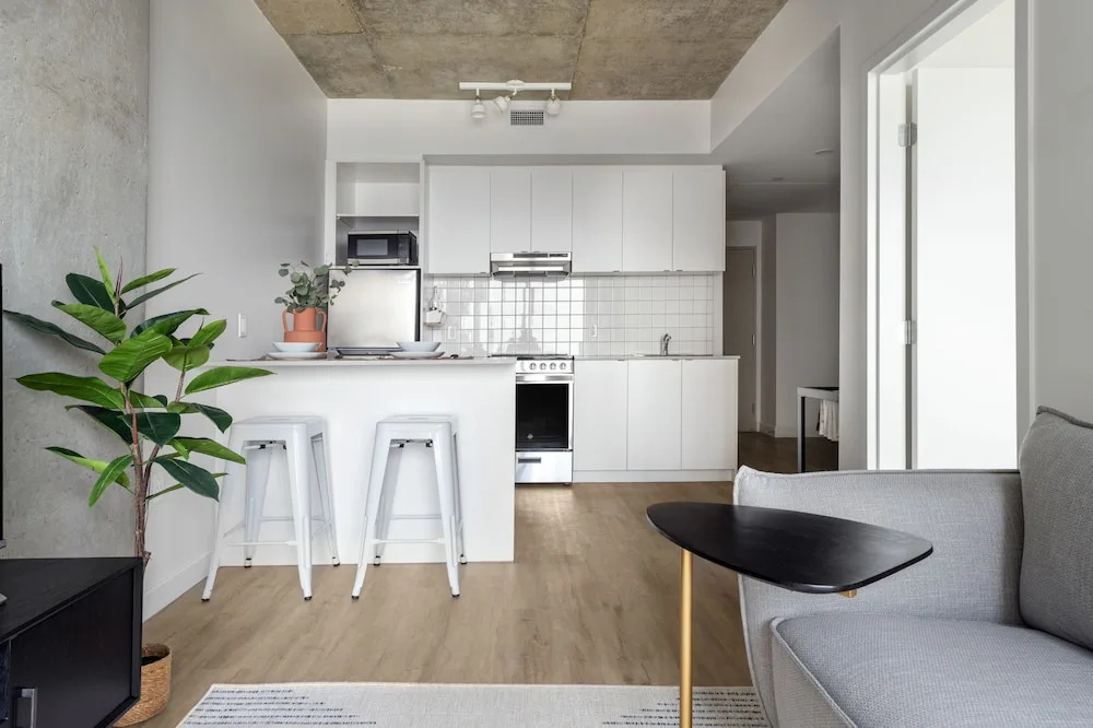 Elegant Studios and Apartments Montreal
