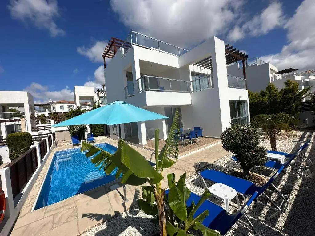 Villa Aqua Sunrise 1km From Beach With Sea Views