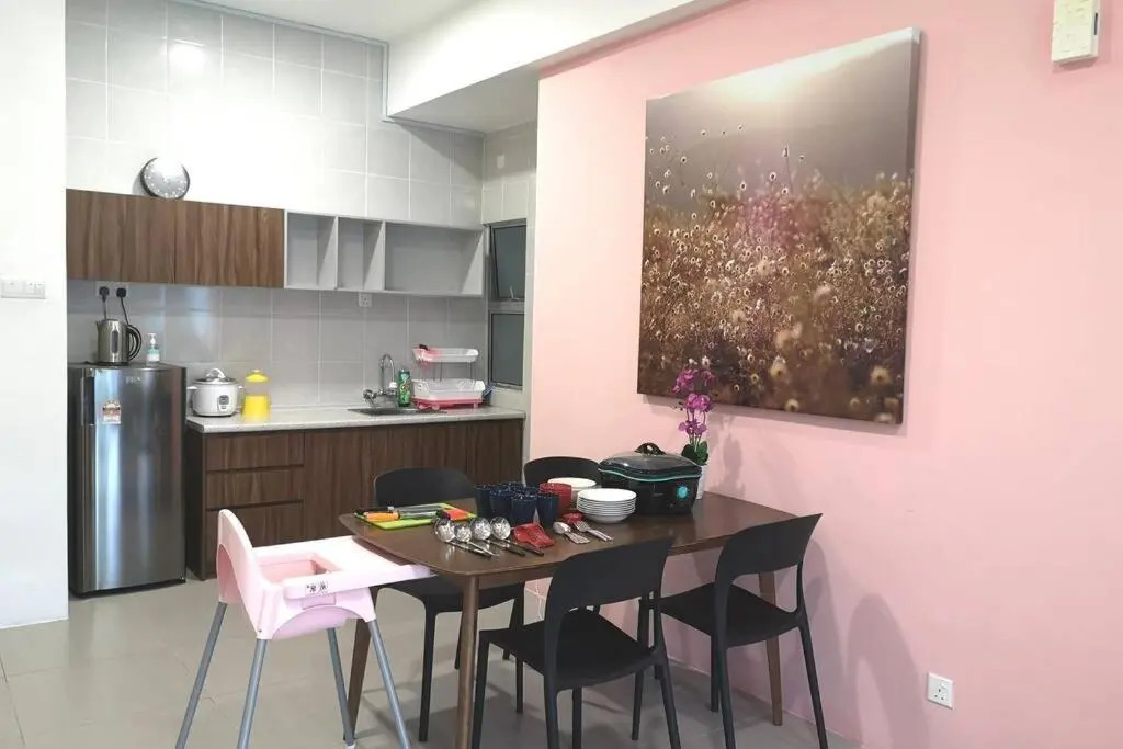 W7Homestay GoldenHill NightMarket
