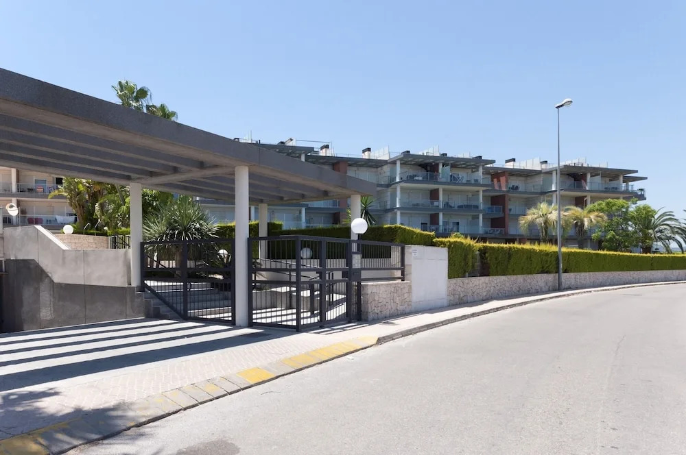 Happy - Apartment With Shared Pool in Oliva Nova