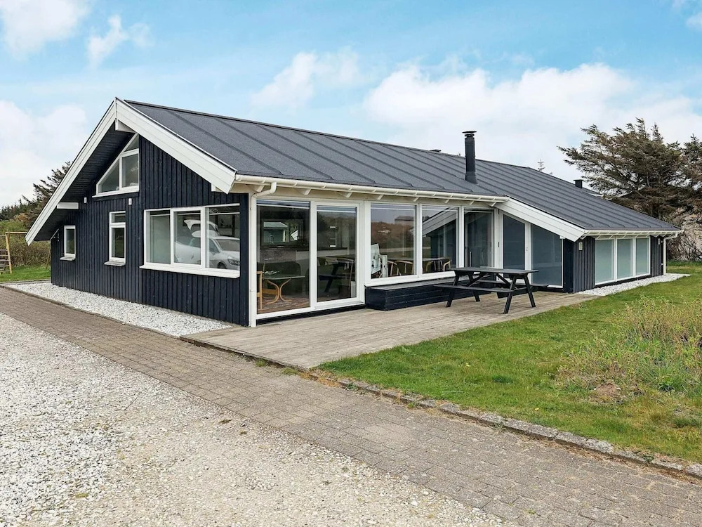 10 Person Holiday Home in Lokken-by Traum