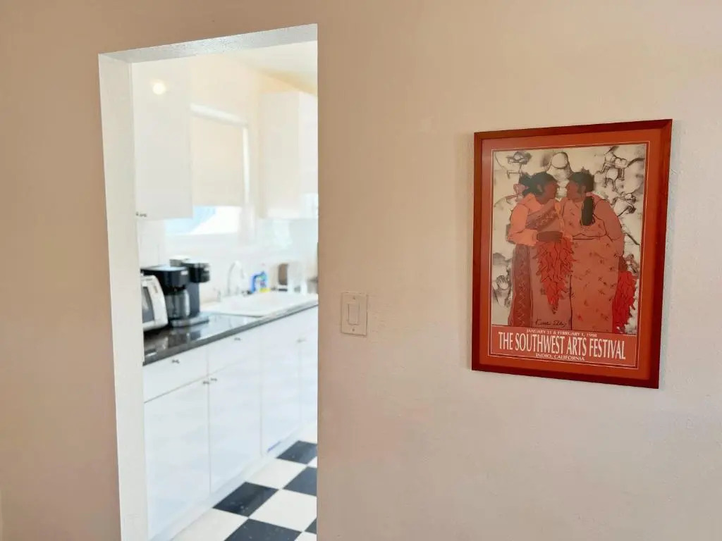 Newly remodeled 1 bed, 1 bath home near LAX, Forum