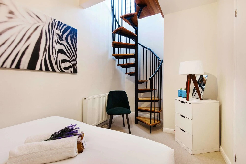 The Lexham Mews Gem - SCR