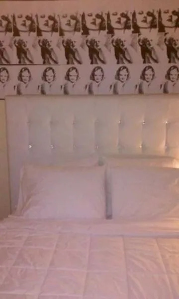 Hollywood Dream Suites