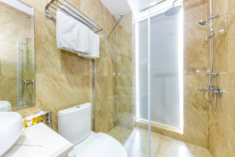Homey Hotel by OYO Rooms