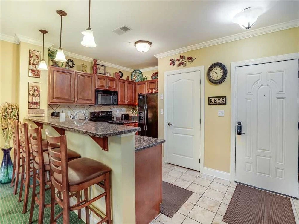 Downtown Delight, 2 Bedrooms, Pool, Hot Tub, Sleeps 6