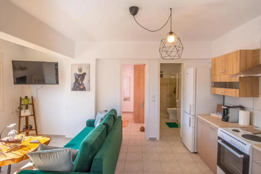 Remvi GUEST HOUSE