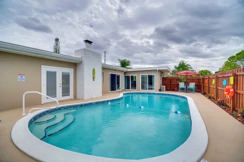 Lanai, Grill & Outdoor Pool: Melbourne Duplex!