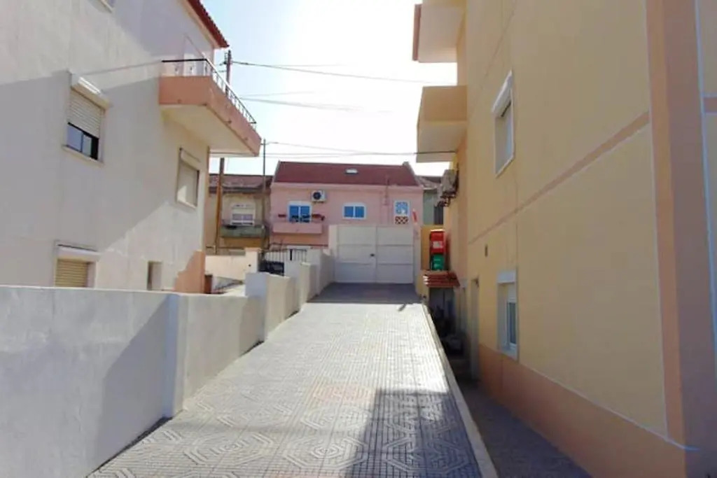 Apartment with 2 bedrooms in Almada with shared pool enclosed garden and WiFi 5 km from the beach