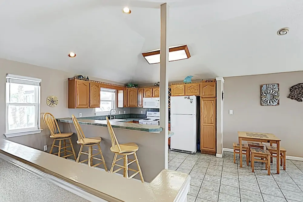 New Listing! Gulf-view Getaway W/ Balcony & Grill 5 Bedroom Home