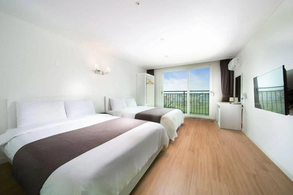 Amoureux Resort