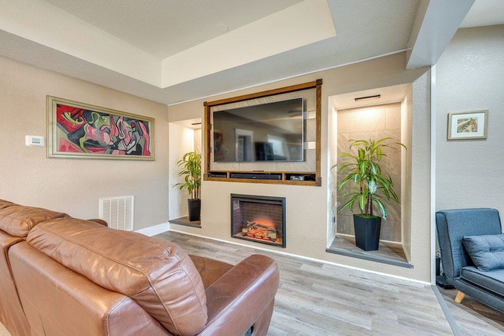 2 Mi to Shore: Modern Daytona Beach Gem w/ Patio!