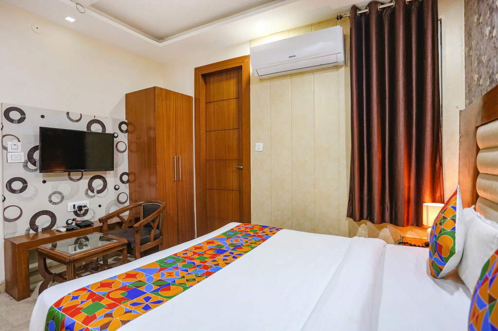 FabHotel Frolic