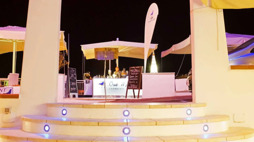 BUE MARINO Hotel & Rooftop Bar