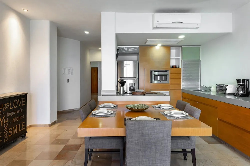 Costa Brava Apartments I Ocean Front