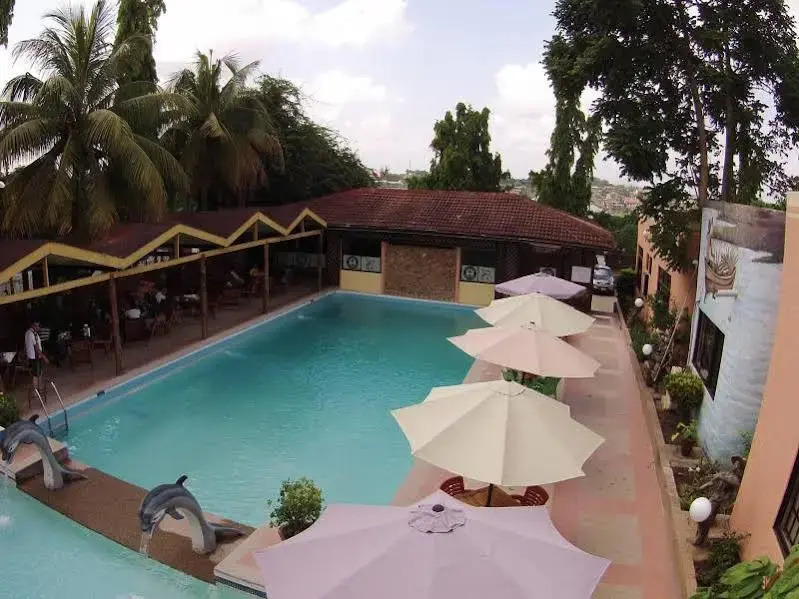 Sir Max Hotel