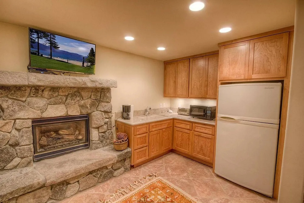 Silver Rock Lodge by Lake Tahoe Accommodations