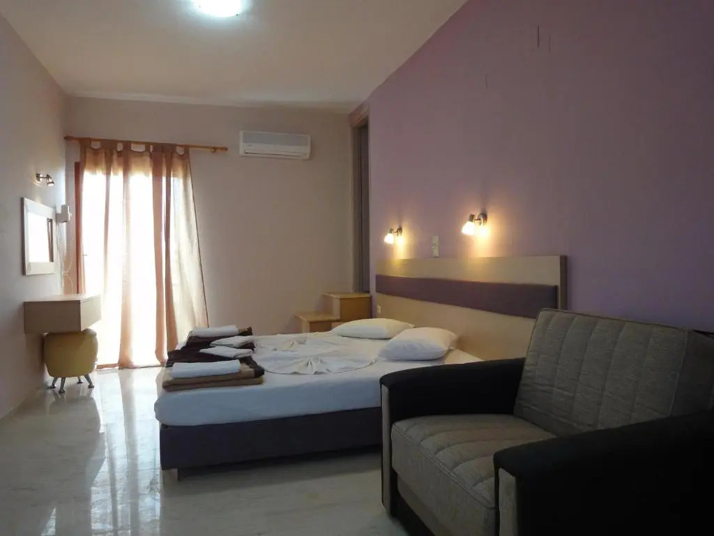 Albatros Studios & Apartments