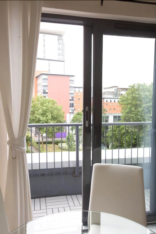White Star Apartments
