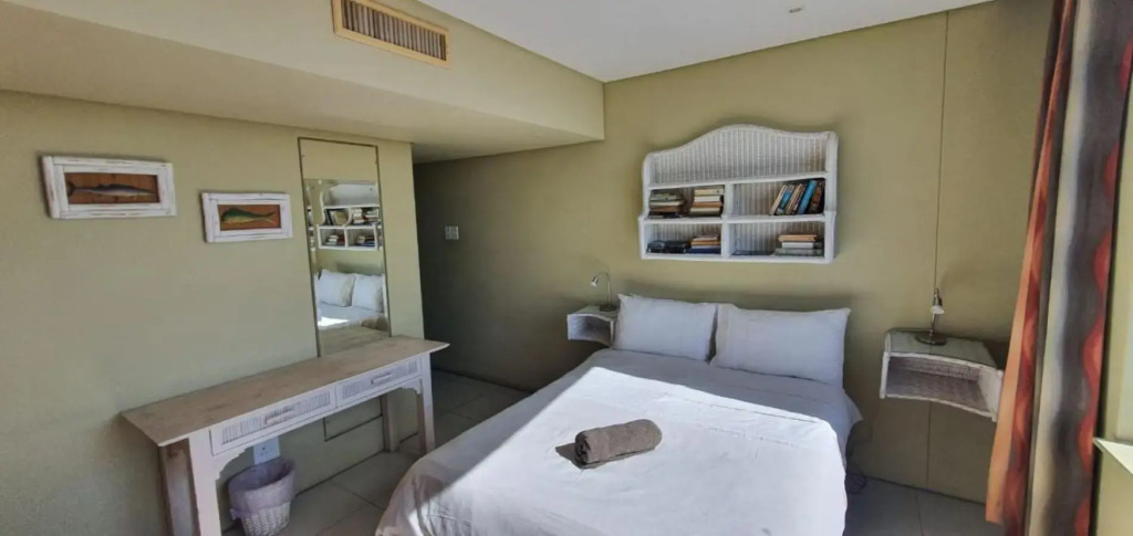 Accommodation Front - Tastefully Furnished 6 Sleeper with Ocean Views